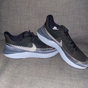 Mens Nike React Tennis Shoes